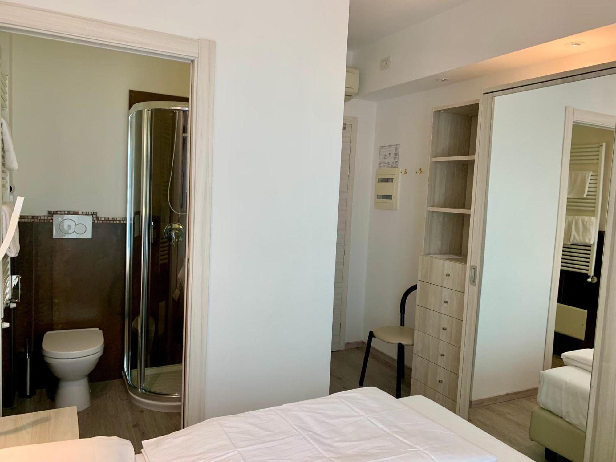 Hotel Italia Гарда Екстериор снимка