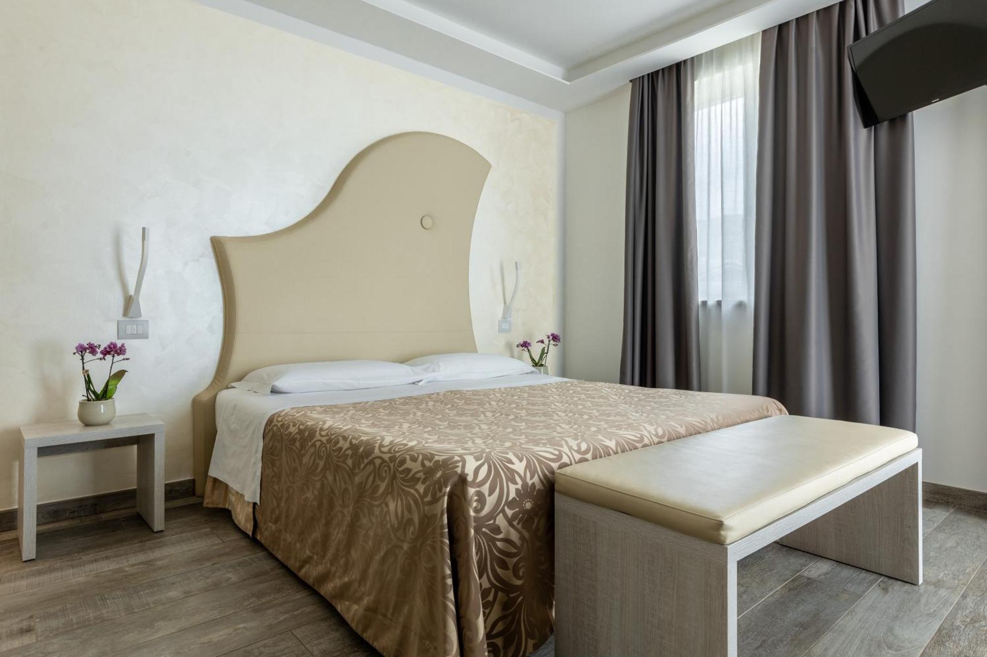 Hotel Italia Гарда Стая снимка