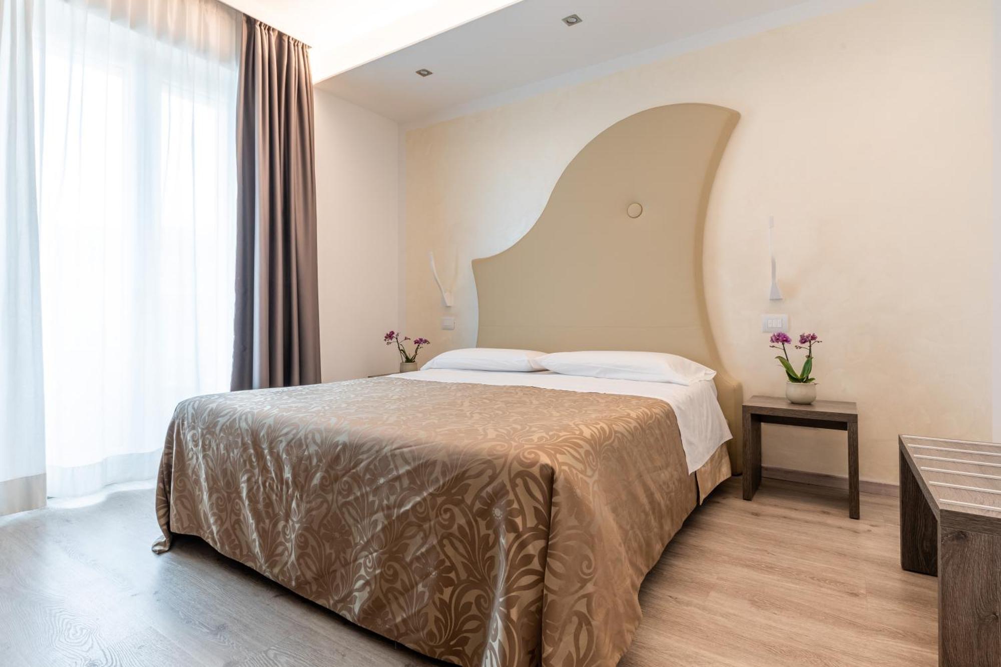 Hotel Italia Гарда Стая снимка