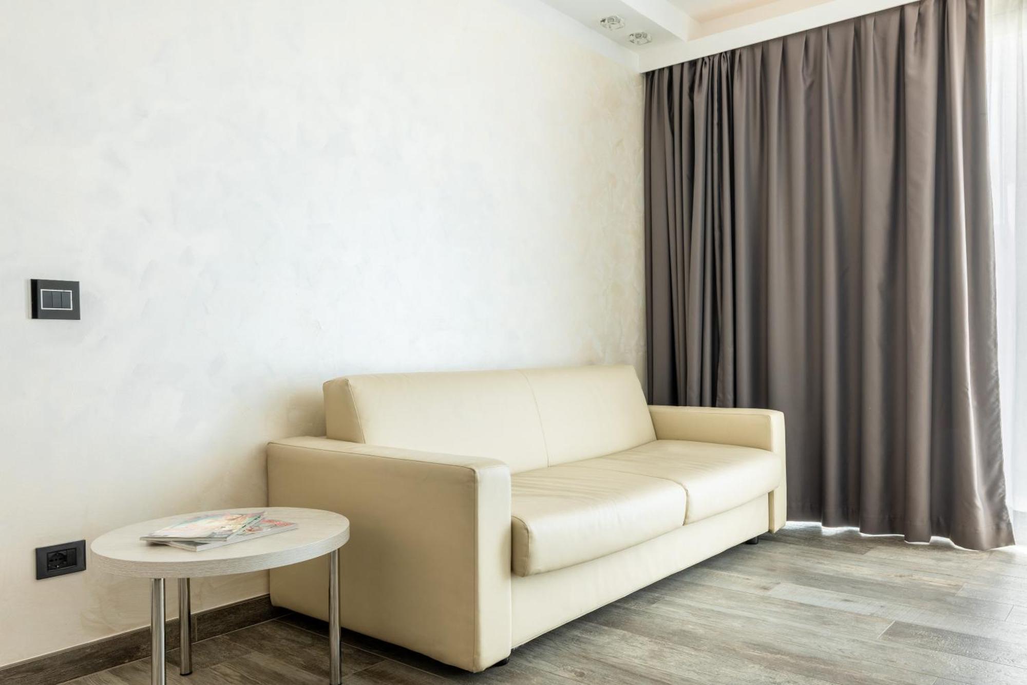 Hotel Italia Гарда Стая снимка