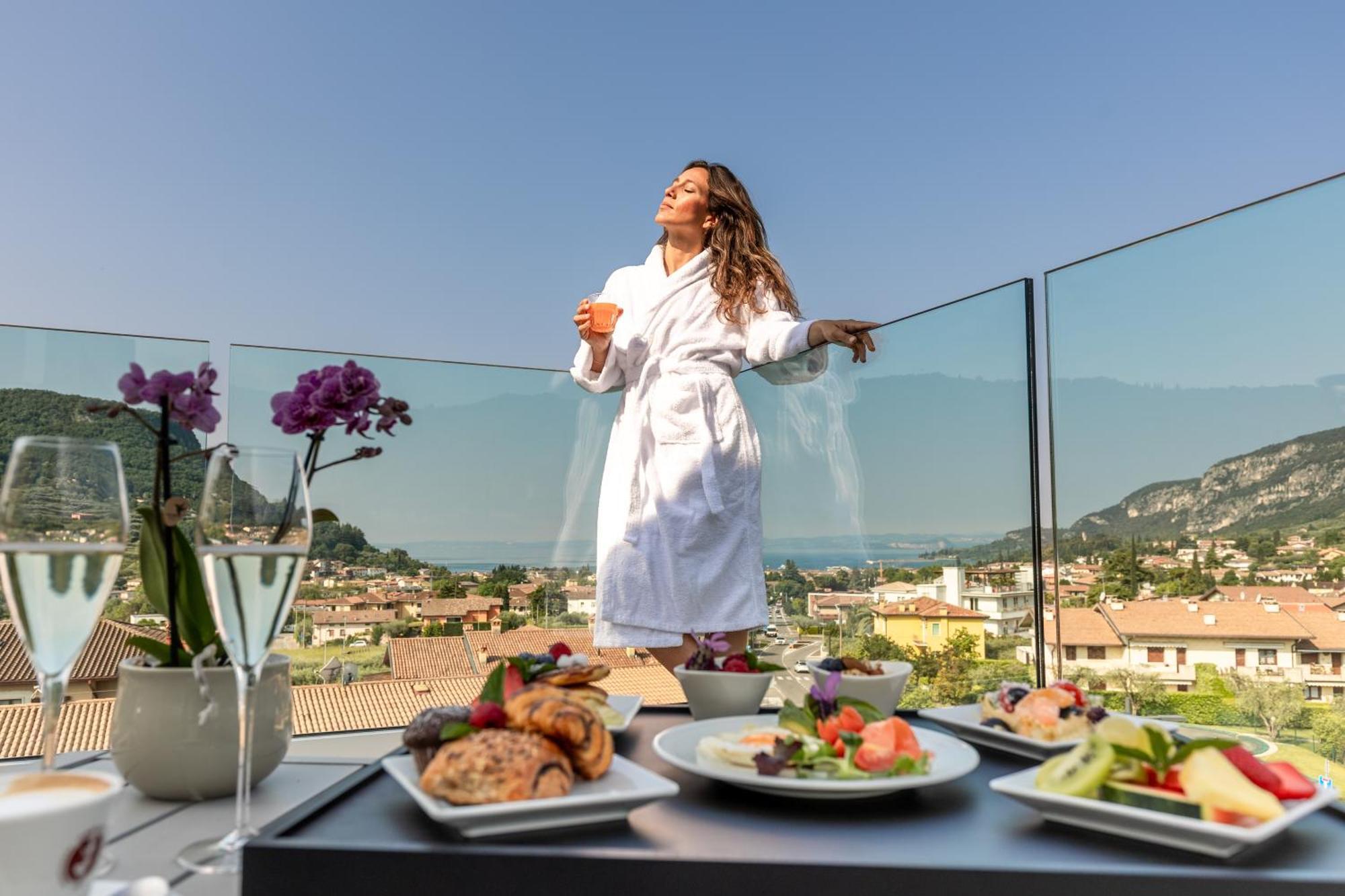 Hotel Italia Гарда Екстериор снимка
