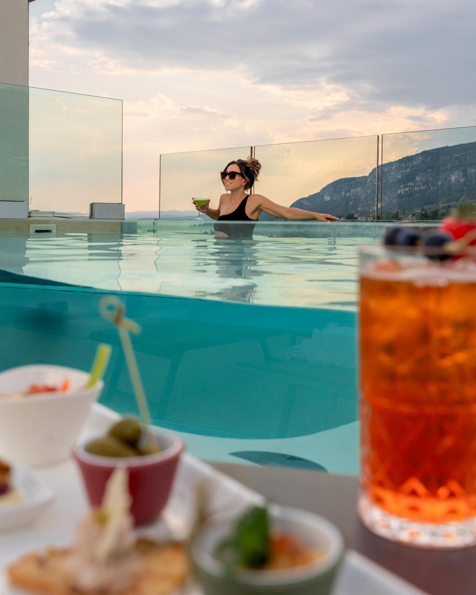 Hotel Italia Гарда Екстериор снимка